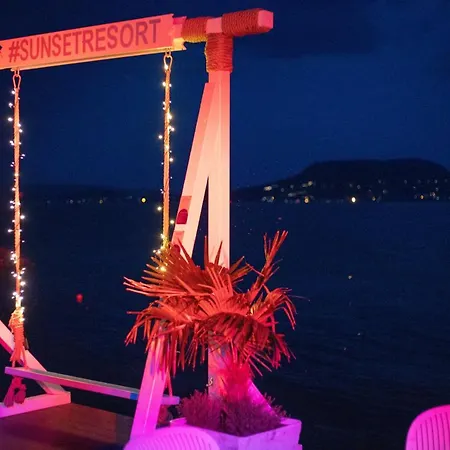 Sunset - Lakeside Boutique *